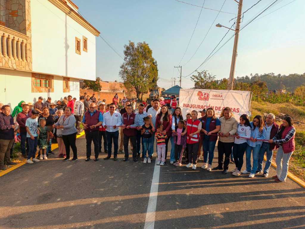 Entregan pavimentación en San Diego Cuachayotla; la llevaban 15 años solicitándola