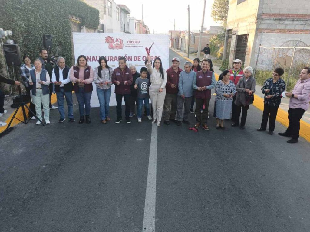 Entregan rehabilitación en calle del barrio San Pablo Tecamac de San Pedro Cholula