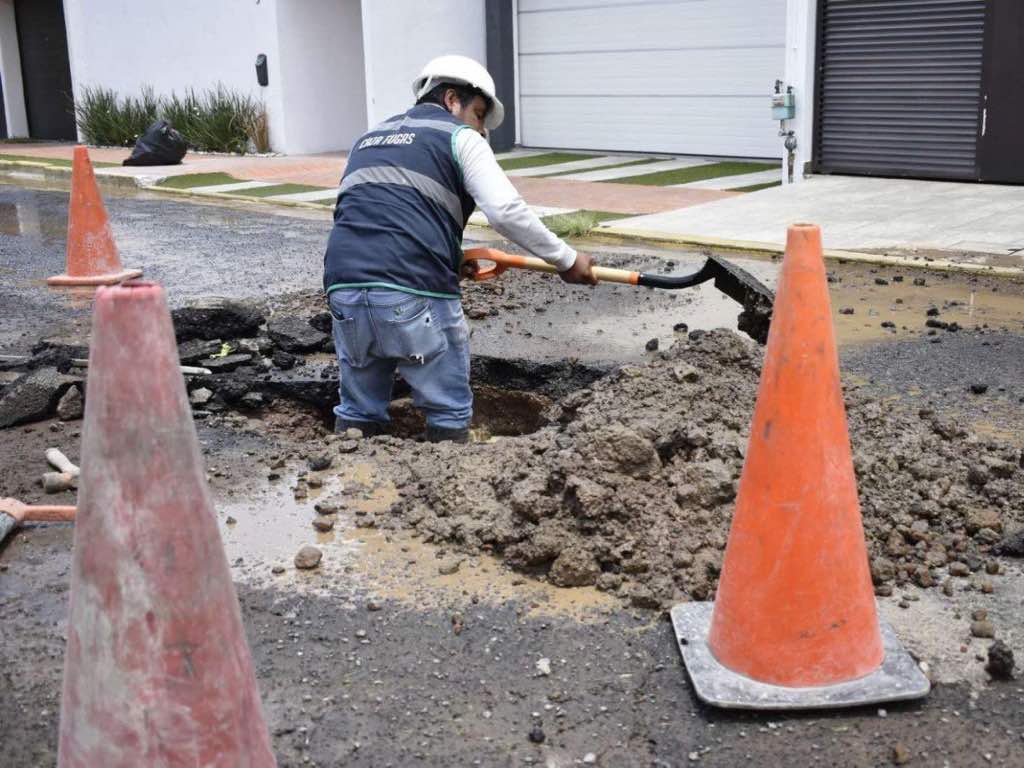 Refuerza Agua de Puebla reparación de fugas de agua potable