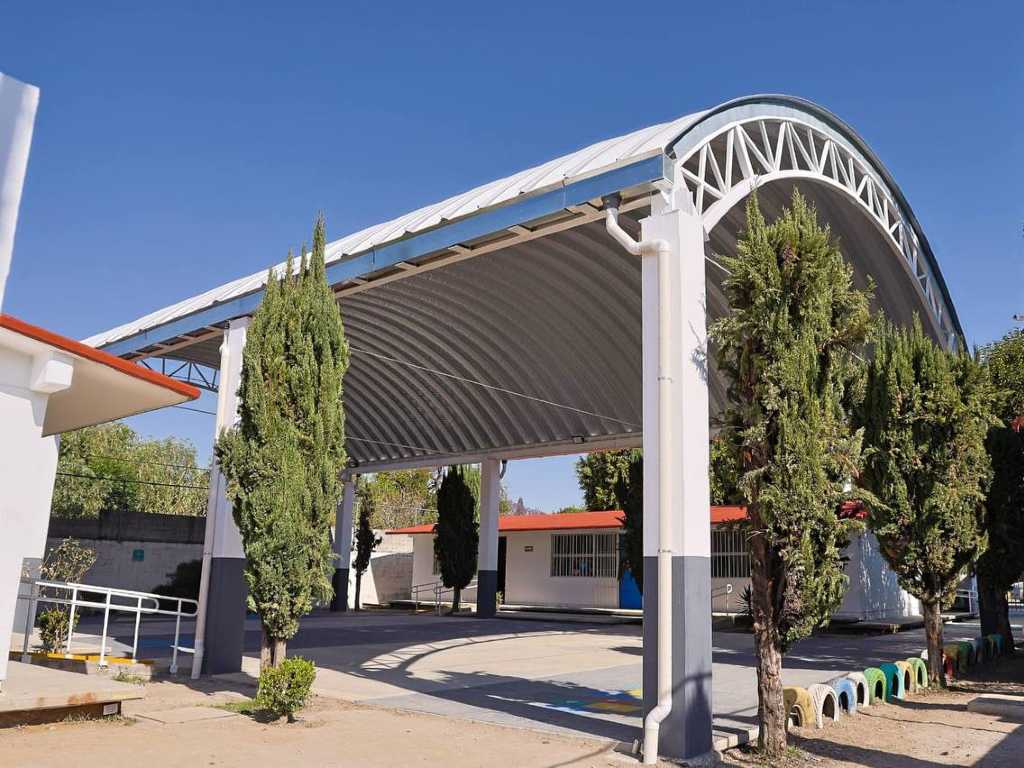 Entrega Lupita Cuautle obra en CAIC de Concepción La Cruz