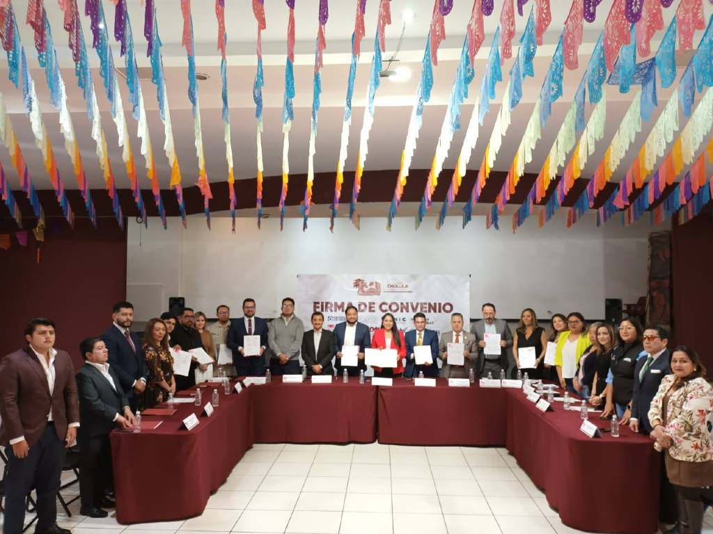 Firma San Pedro Cholula convenio de colaboración con universidades poblanas