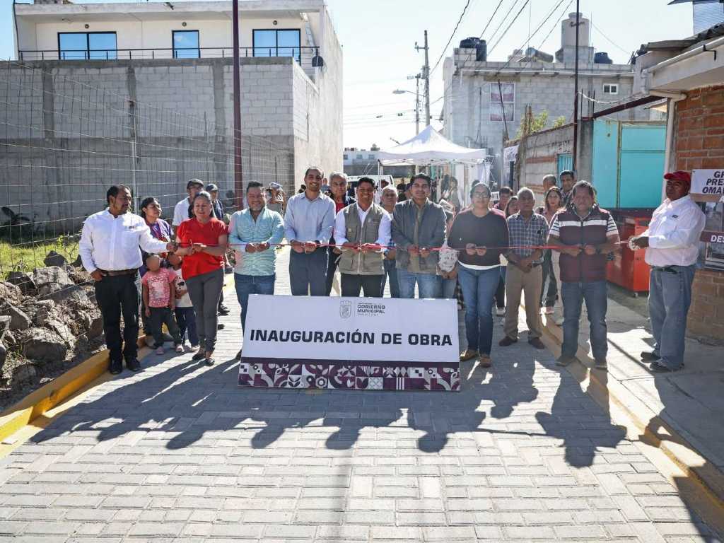 Entregan pavimentación con adoquín en Cuautlancingo
