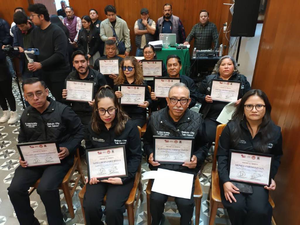 Entrega reconocimientos al mérito a personal sindicalizado de San Pedro Cholula