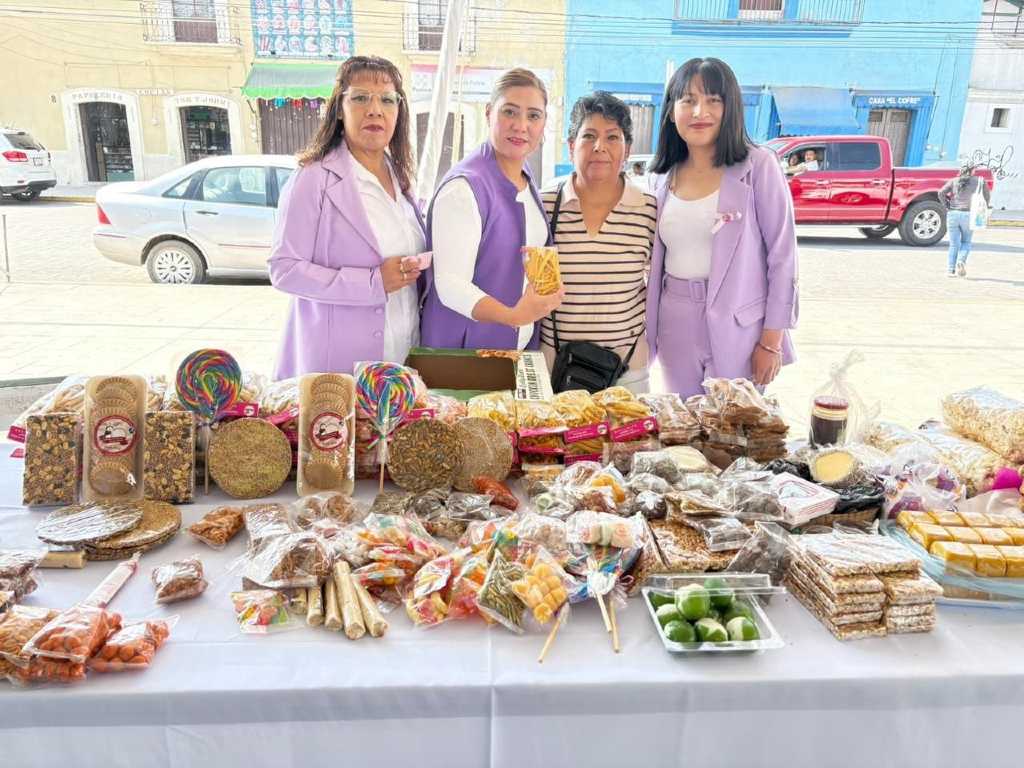 Conmemoran en Amozoc el 8M con Feria Artesanal