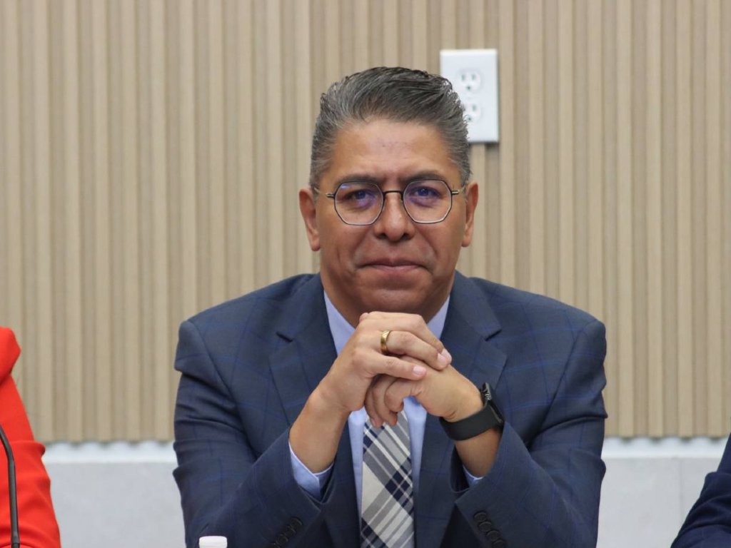 Asume Marcos Castro Martínez la presidencia de la Mesa Directiva del Congreso del Estado