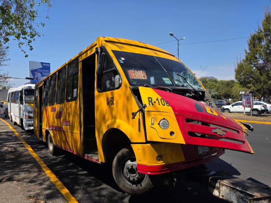 Suspende gobierno estatal concesión a unidad de Ruta 10 involucrada en choque en la 24 Sur