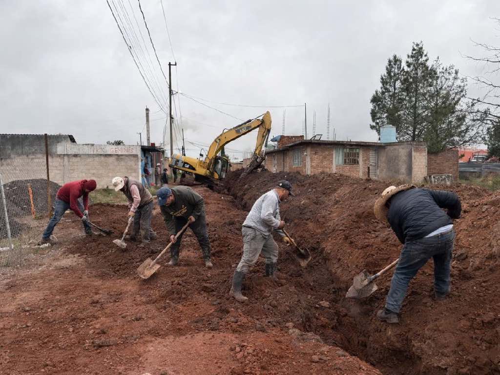 Dignifican red de alcantarillado en Chignahuapan con obra comunitaria