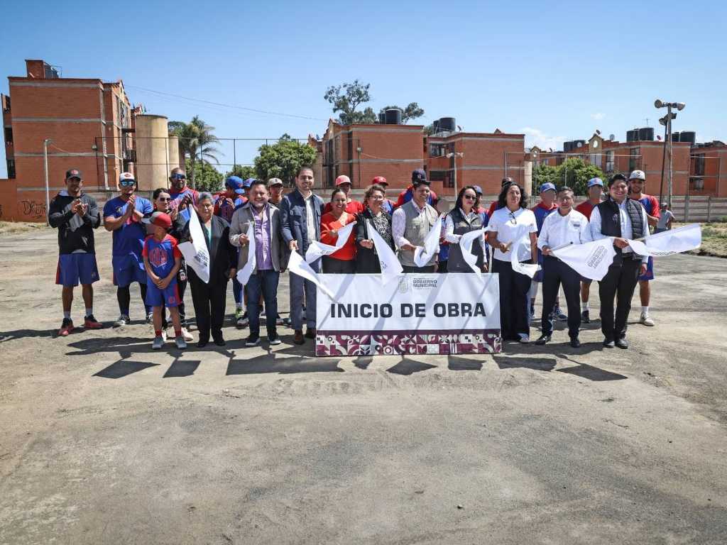 Inician construcción de una cancha de futbol más en Cuautlancingo