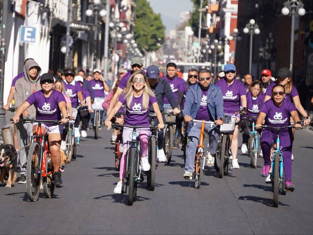 Arranca Mes de la Mujer con rodada en Puebla Capital; más de 200 ciclistas participan