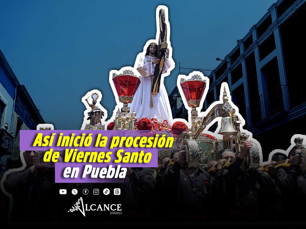 Miles de fieles reciben imágenes de la Procesión de Viernes Santo en la Catedral de Puebla