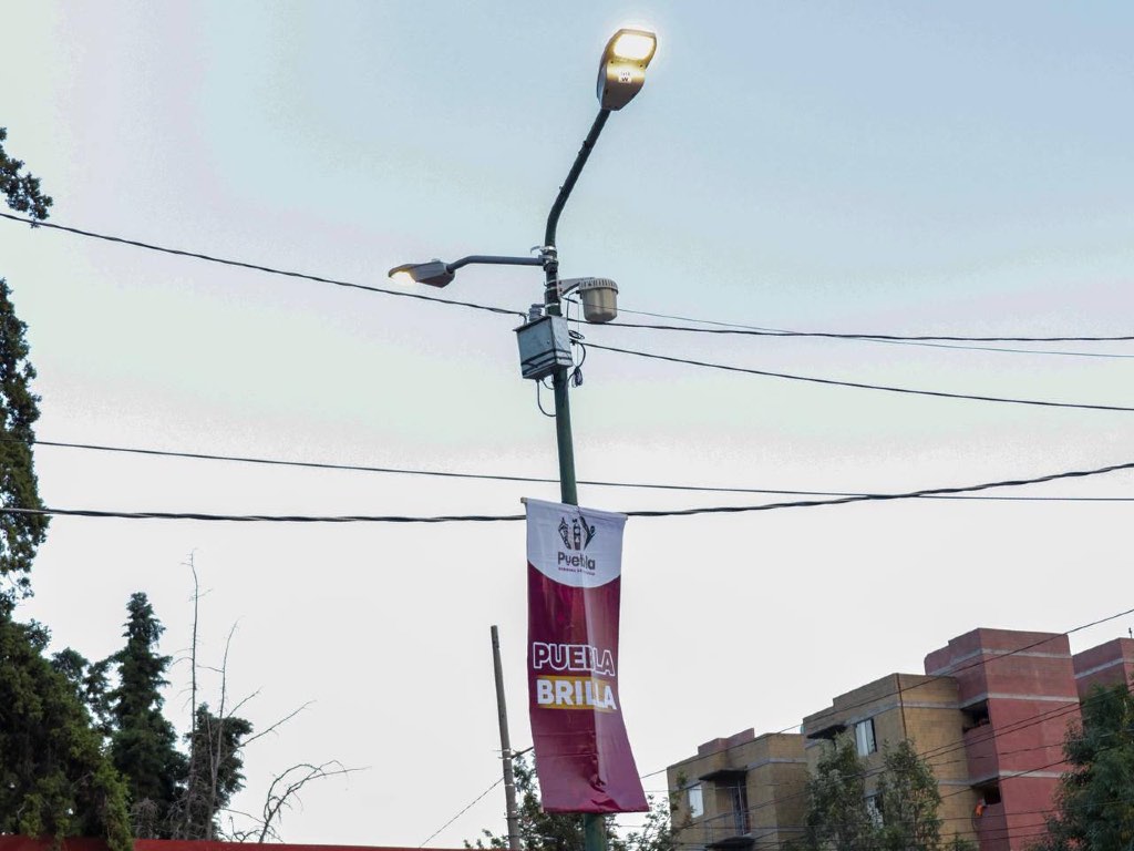 Entregan 179 luminarias modernizadas con LED en la Cleotilde Torres
