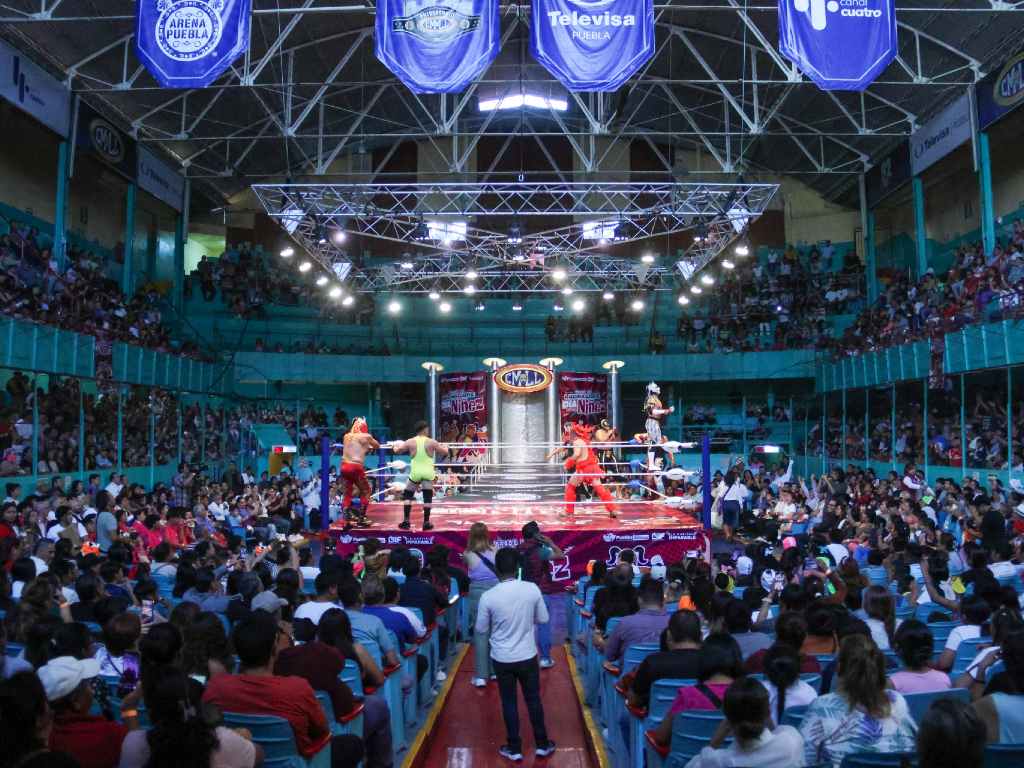 Con Lucha libre celebra el Ayuntamiento de Puebla el Día de la Niñez en la Arena Puebla 