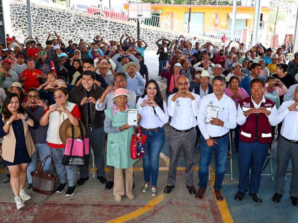 Entregan biofertilizantes en Santa María Acuexcomac