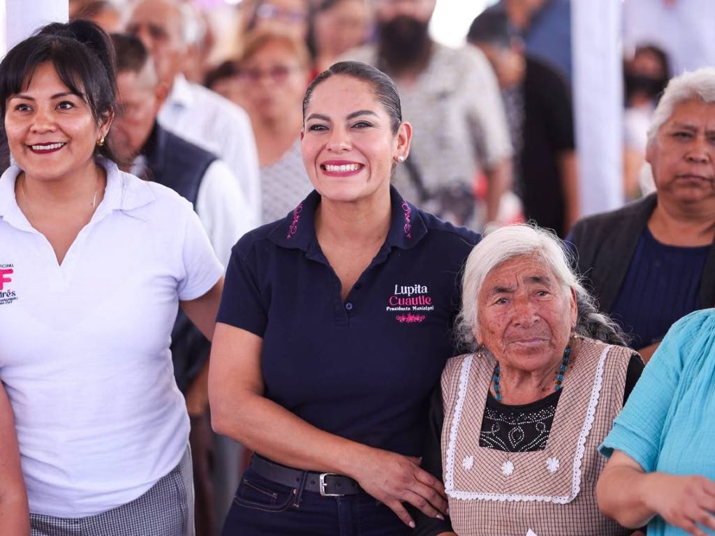 Entrega Lupita Cuautle apoyos funcionales para personas con discapacidad