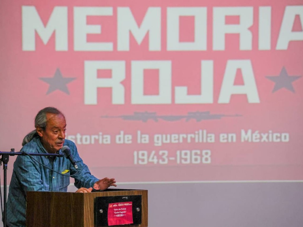 Presenta Fritz Glockner su libro Memoria Roja en San Pedro Cholula
