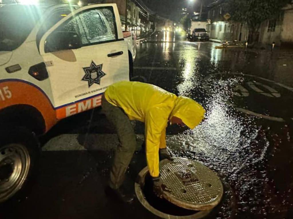 Refuerzan vigilancia y respuesta ante lluvia en la capital de Puebla