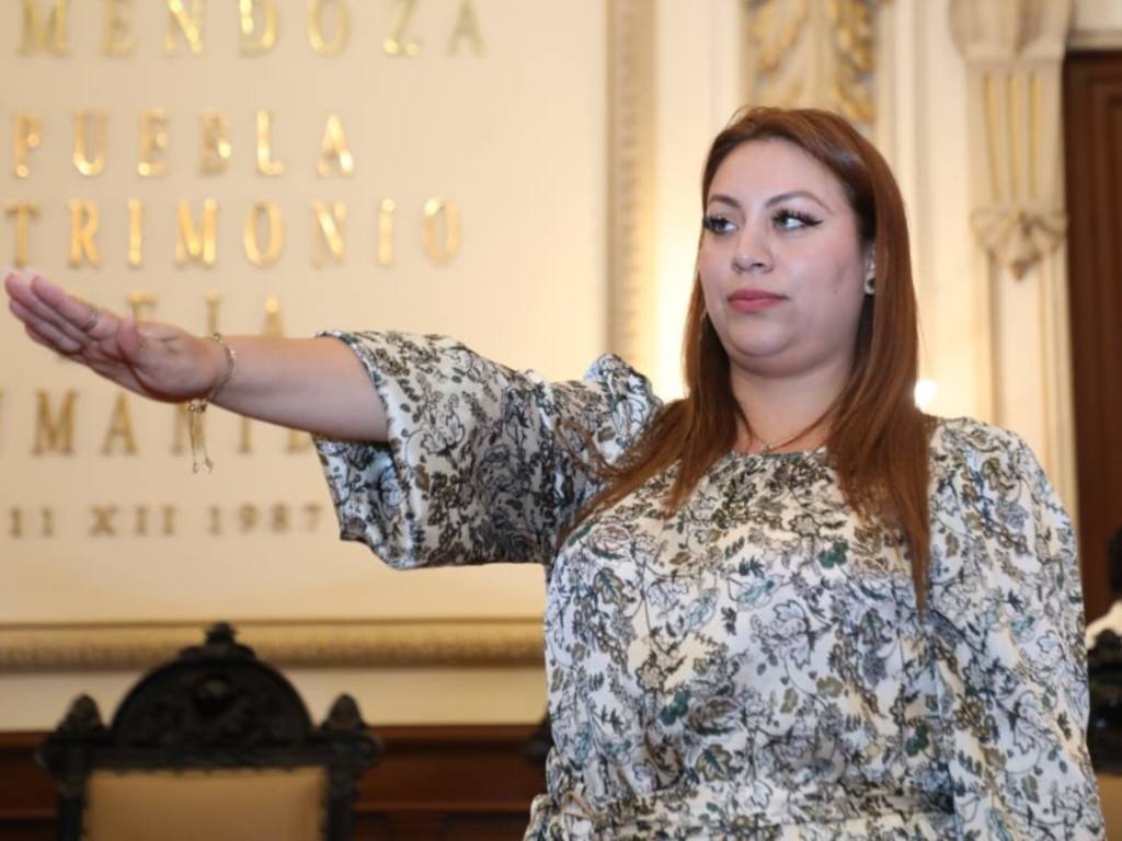 Aprueban licencia de Vanesa López Silva; Andrea Gómez rinde protesta como regidora suplente