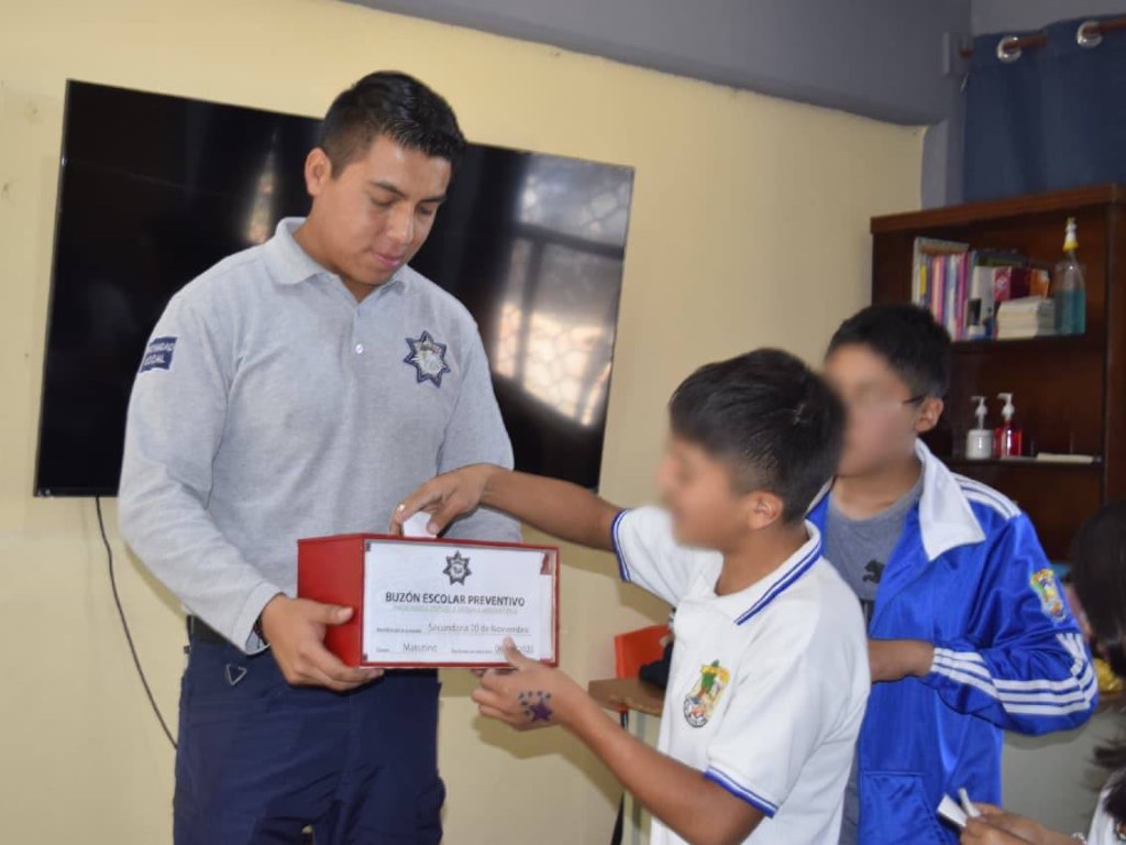 Fortalecen prevención en escuelas de San Pedro Cholula con Buzón Rojo
