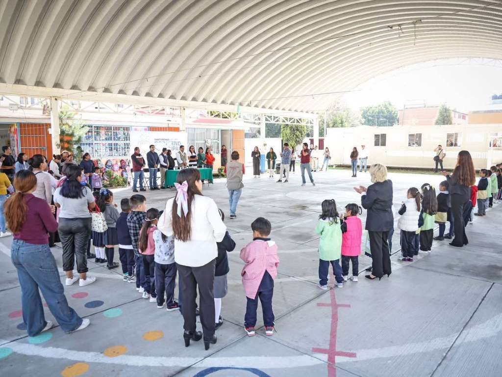 Dignifica Omar Muñoz espacios educativos en Cuautlancingo