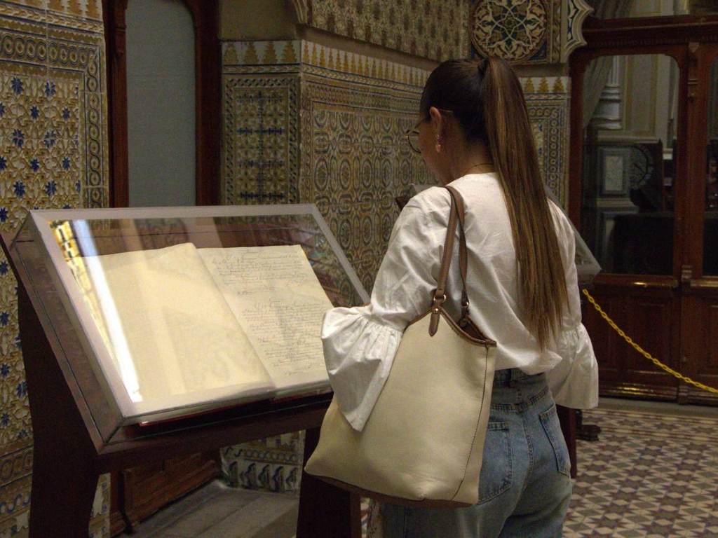 Exhiben documentos históricos del Poder Legislativo poblano en la antigua sede del Congreso