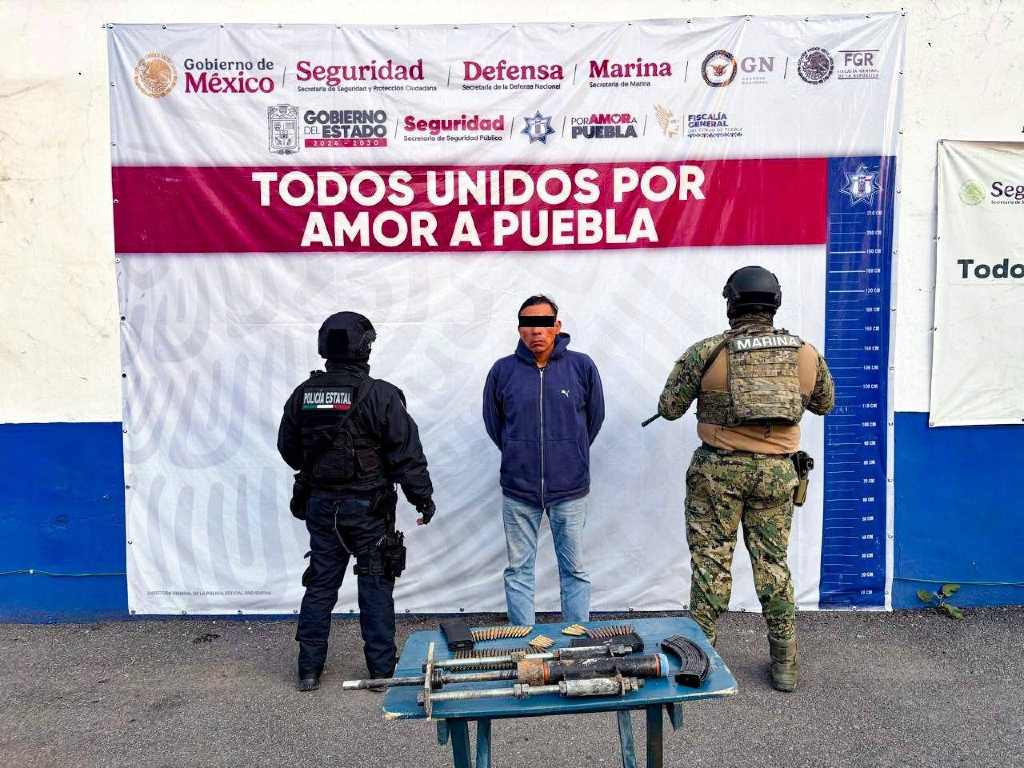 SSP, SEMAR y PEMEX detienen a hombre por extracción de hidrocarburo en Huejotzingo