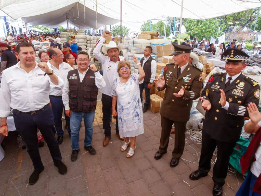 Asiste Pável Gaspar Ramírez al Tianguis de Bienestar en Chiautla de Tapia