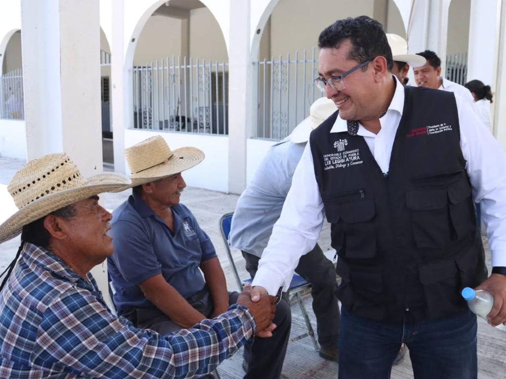 Realiza Pável Gaspar asambleas comunitarias en la Mixteca