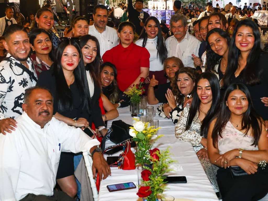 Reconoce Tonantzin Fernández trayectoria y esfuerzo del magisterio de San Pedro Cholula