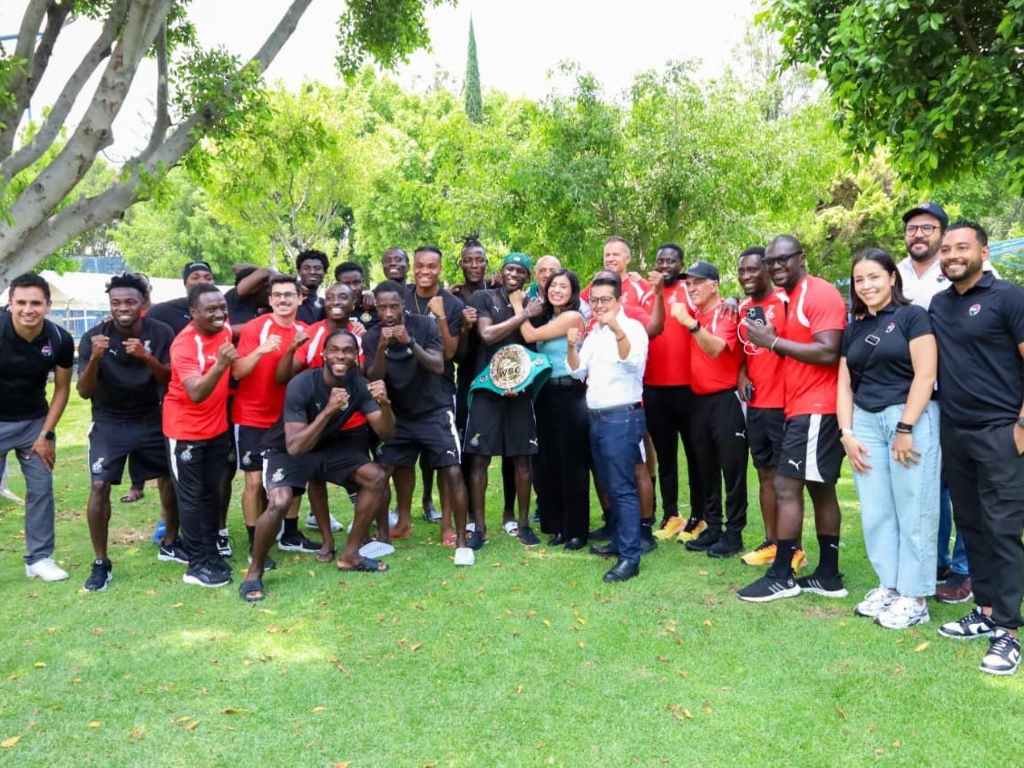 Puebla recibe con pasión futbolera a la Selección de Ghana 