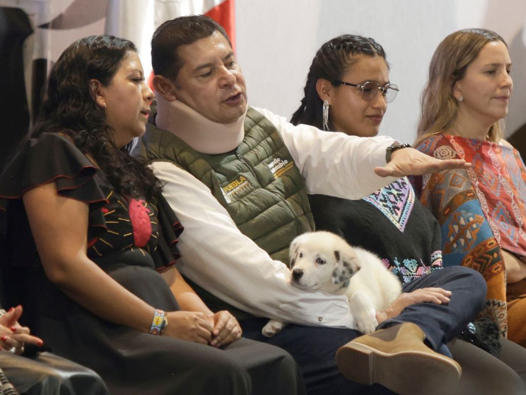 Armenta destapa a Ana Laura Altamirano; iría por Atlixco en 2027