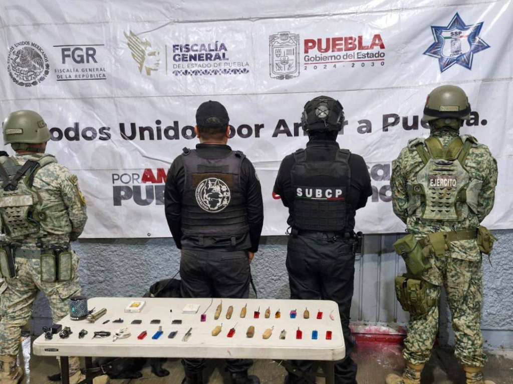 Decomisan armas punzocortantes y celulares tras operativo de revisión en el penal de Cholula