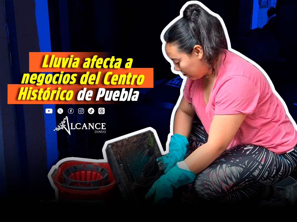 Comercios del Centro Histórico de Puebla sufren daños por la lluvia de este domingo