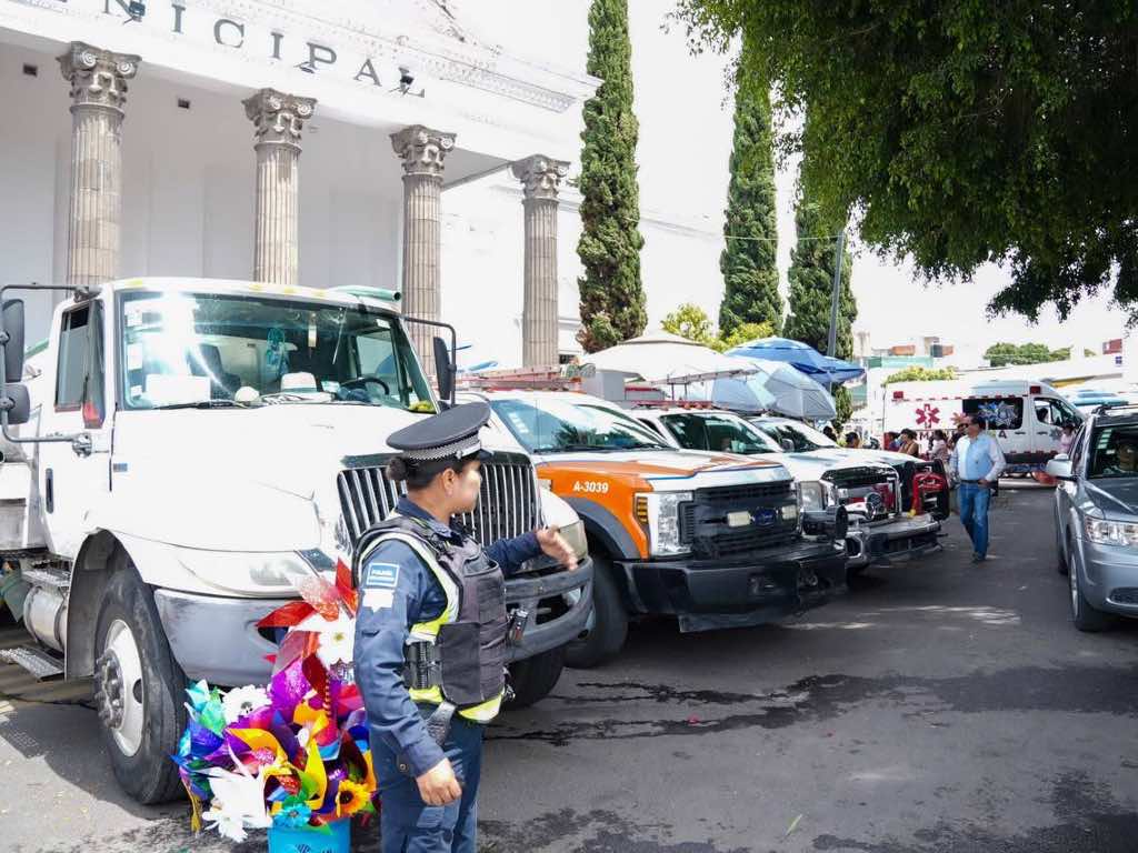 Asisten más de 33 mil personas al Panteón Municipal de Puebla por el Día del Padre