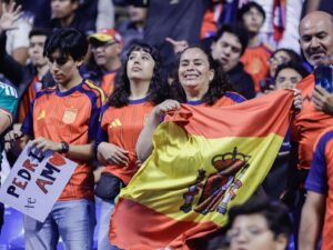 Disfrutan aficionados encuentro amistoso entre Perú y España en Puebla