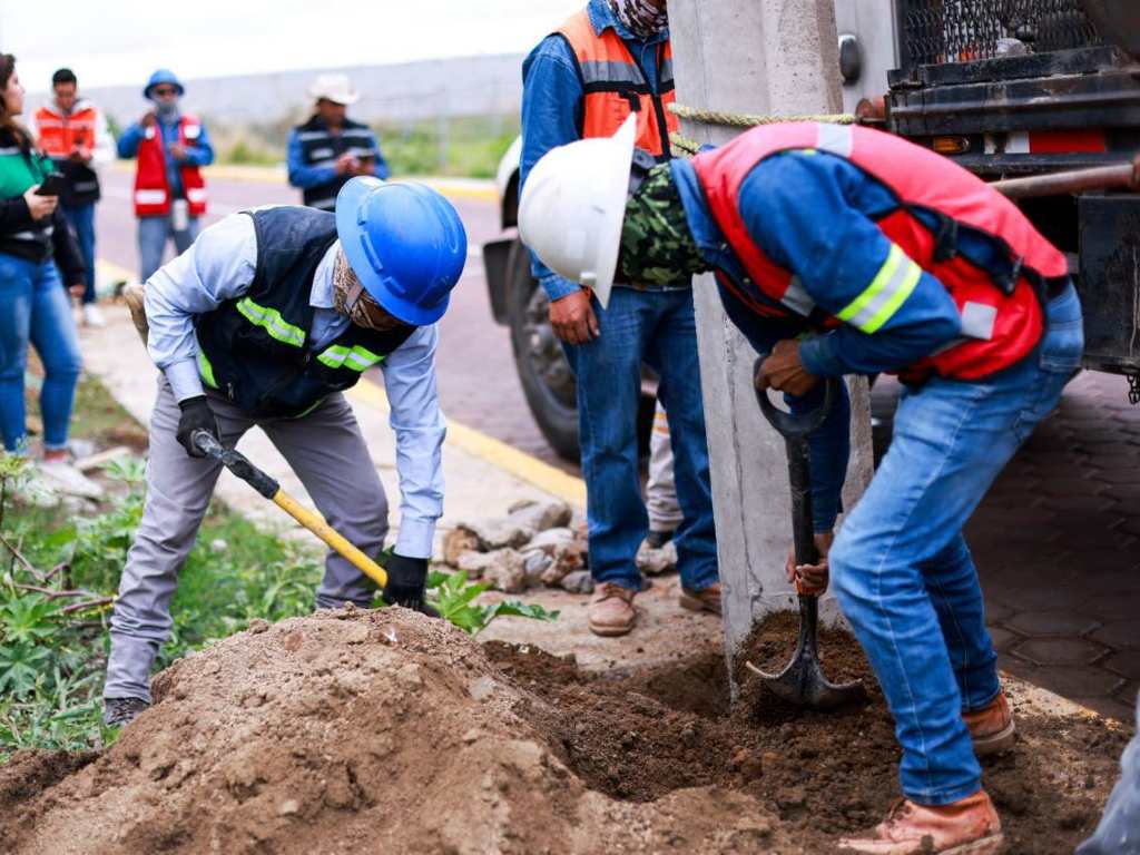 Arranca ampliación de red eléctrica en San Rafael Comac