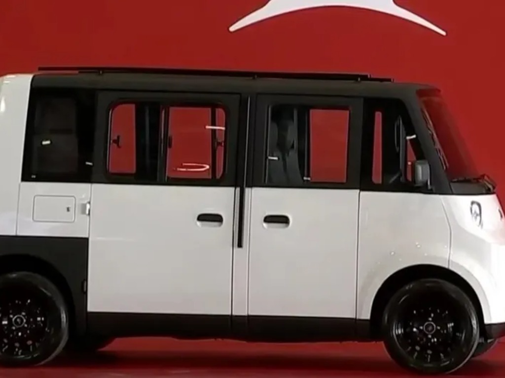 Gobierno comprará autos Olinia para combatir “infestación” de mototaxis en Puebla