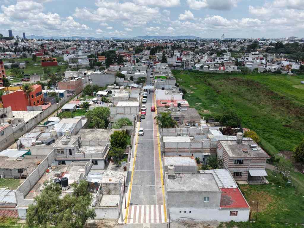 Entrega gobierno de Cuautlancingo obra de pavimentación en Sanctorum