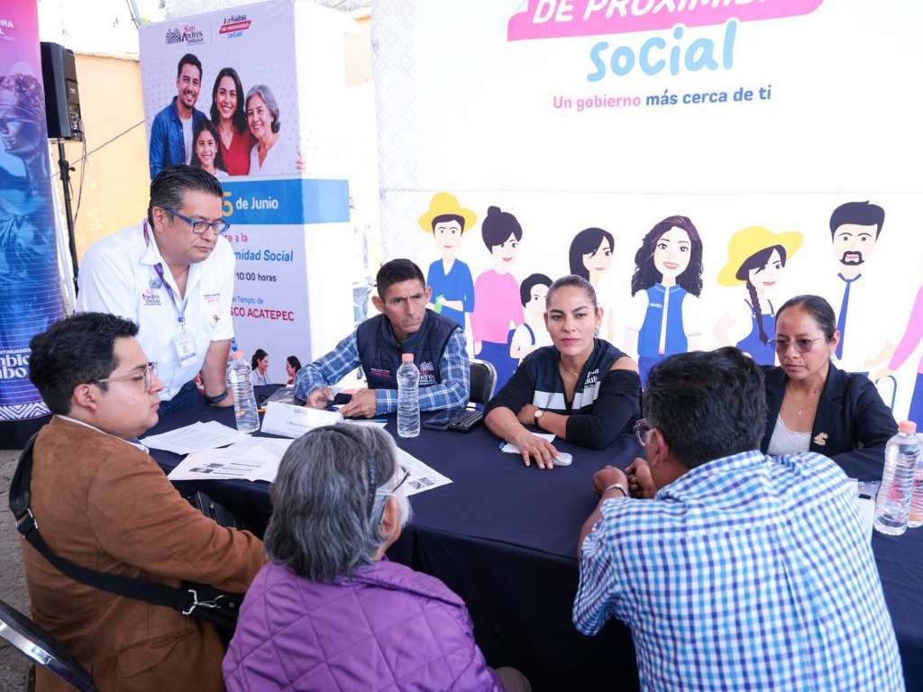 Acerca San Andrés Cholula trámites y servicios gratuitos a familias de San Francisco Acatepec