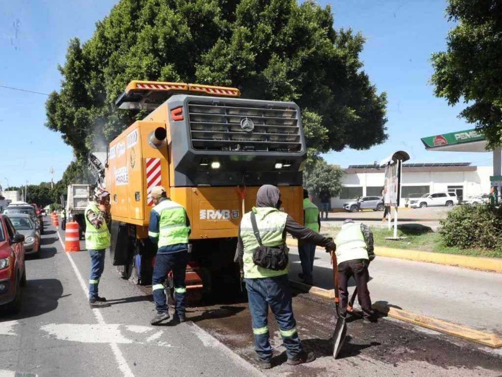 Arranca rehabilitación del Bulevar Héroes del 5 de Mayo con el Tren Capitalino de Pavimentación