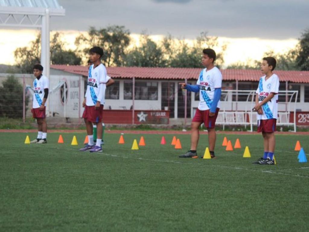 Impulsa Amozoc talento deportivo con Curso de Verano de Fútbol Club Puebla