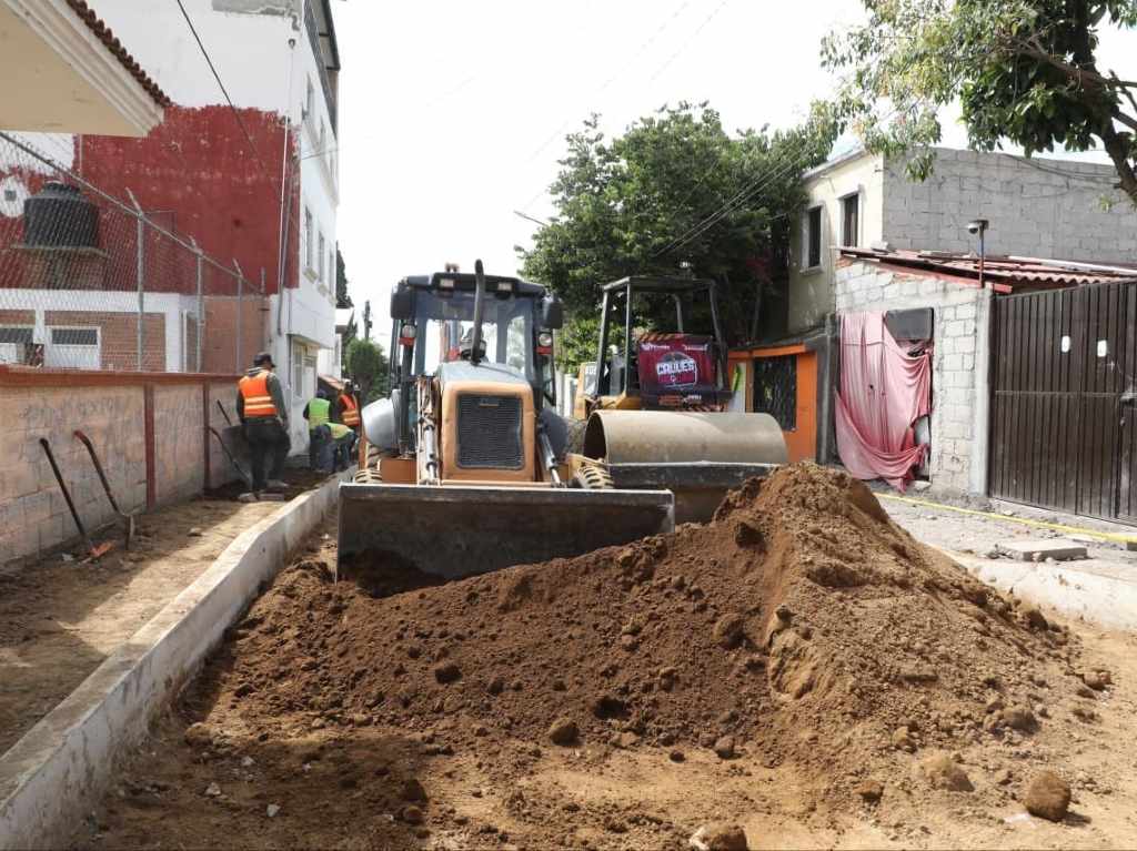 Supervisa Pepe Chedraui trabajos de pavimentación en la colonia Guadalupe Hidalgo 2da. Sección
