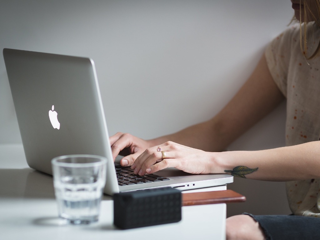 Herramientas digitales esenciales para mejorar la productividad en el trabajo
