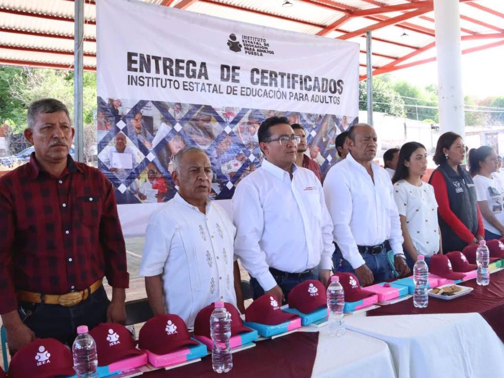 Acompaña Pável Gaspar a las y los graduados de educación básica del IEEA en Ixcamilpa