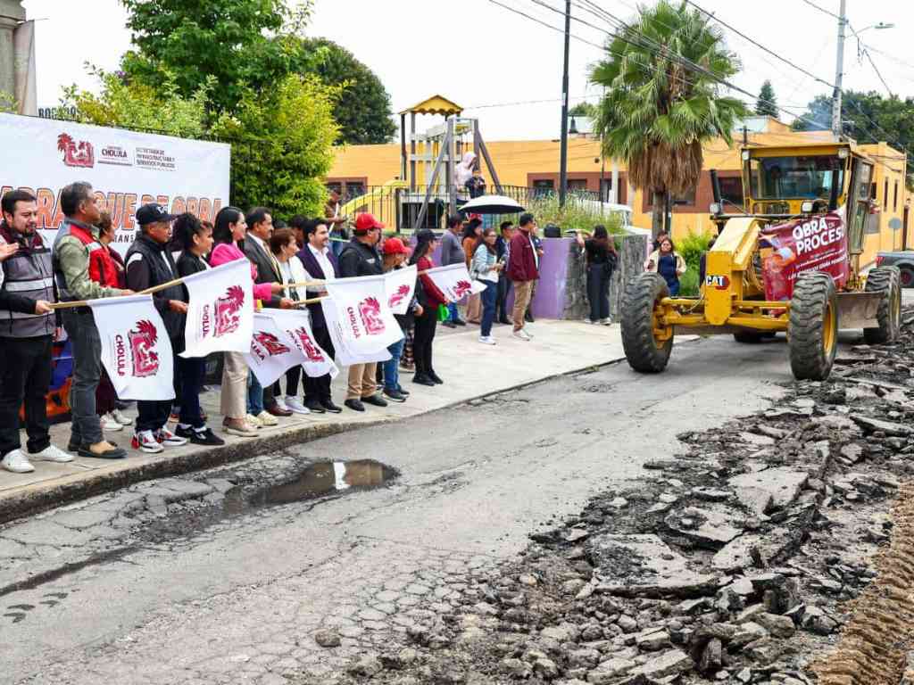 Arranca pavimentación con concreto hidráulico en calle de San Pedro Cholula