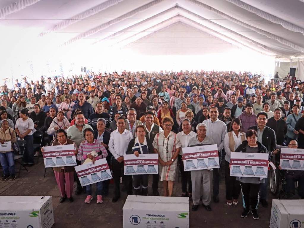 Entrega Omar Muñoz 845 calentadores solares más a familias de Cuautlancingo