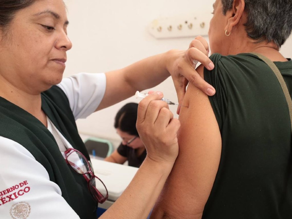 Acerca DIF San Pedro Cholula servicios de salud a personas adultas mayores