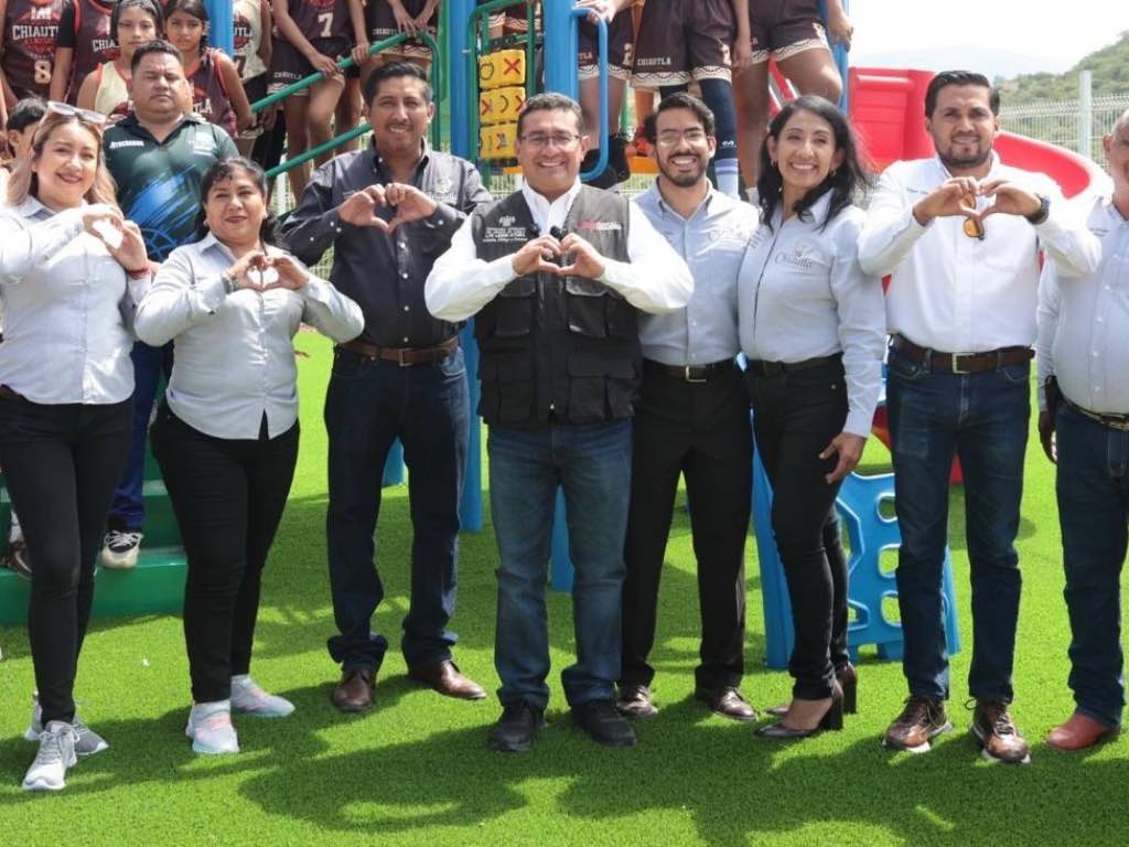 Atestigua Pável Gaspar inauguración del deportivo Titilintzin en Chiautla de Tapia