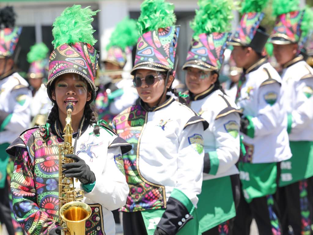 Música, talento y orgullo en el Desfile Estatal de la Juventud de Puebla