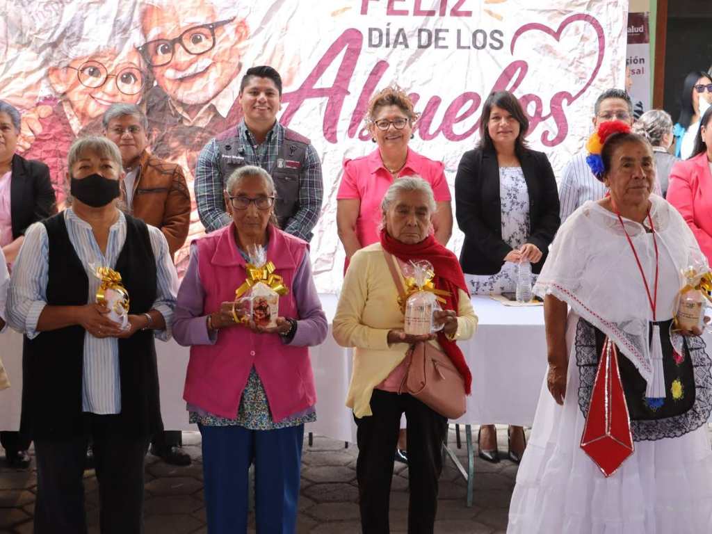 Cuautlancingo celebra a sus adultos mayores en el Día de los Abuelos