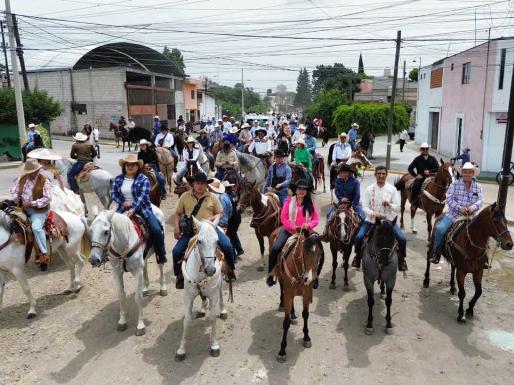 Entre caballos y tradición inicia la Feria de San Pedro Cholula